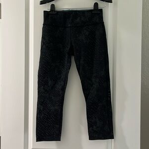 Calvin Klein ladies workout capri leggings, size small, mesh on the side, black